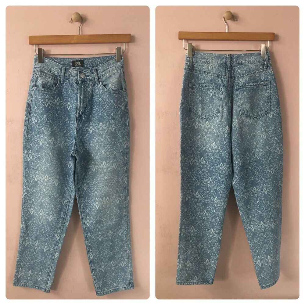 Simple Society Light Wash Blue Paisley Mom Jeans EUC Size XS